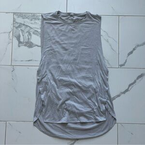 Lululemon Yogi Muscle Tee Heathered Silver Spoon 4-6